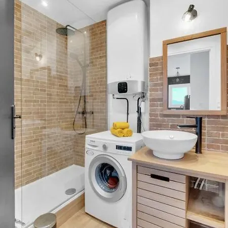 Les Pieds Dans L'eau Apartment